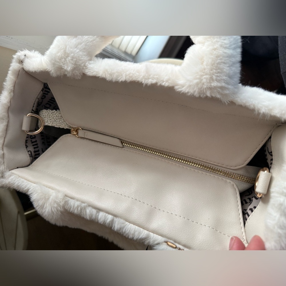Juicy Couture Cream White Faux Fur Tote Bag Crossbody - Picture 8 of 9